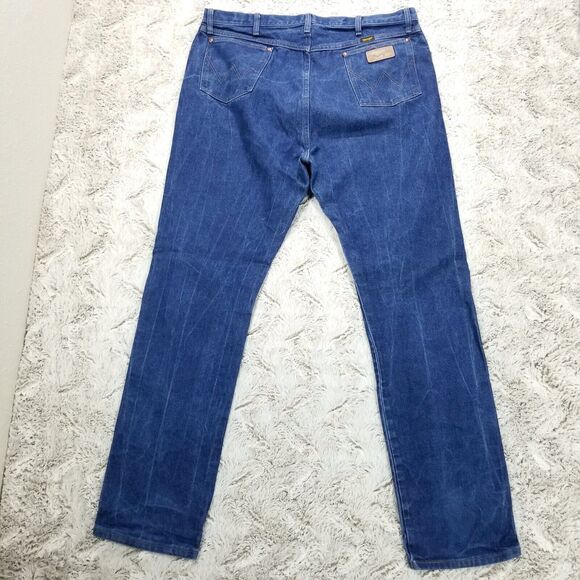 Wrangler Jeans Mens 42×36 Blue Regular Straight Dark Wash Denim - Picture 3 of 11